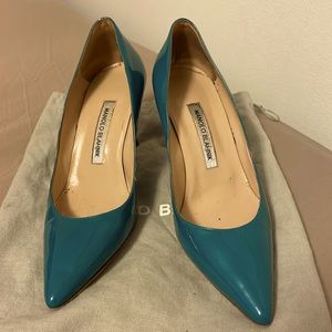 Manila Blahnik heels. Great condition. Comes with dust bag. Fabulous color.